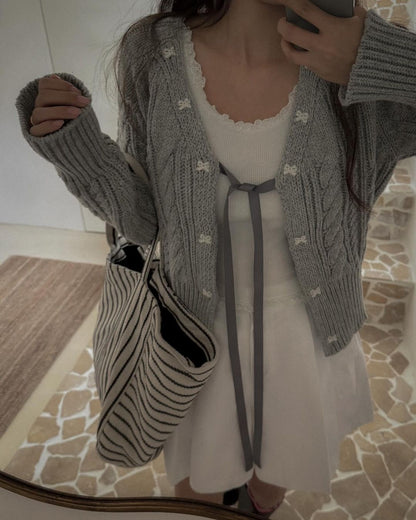 [PRE-ORDER] COZY V-NECK RIBBON CARDIGAN