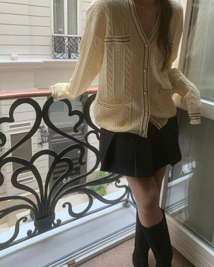 [PRE-ORDER] VINTAGE PEARL BUTTON CABLE KNIT CARDIGAN