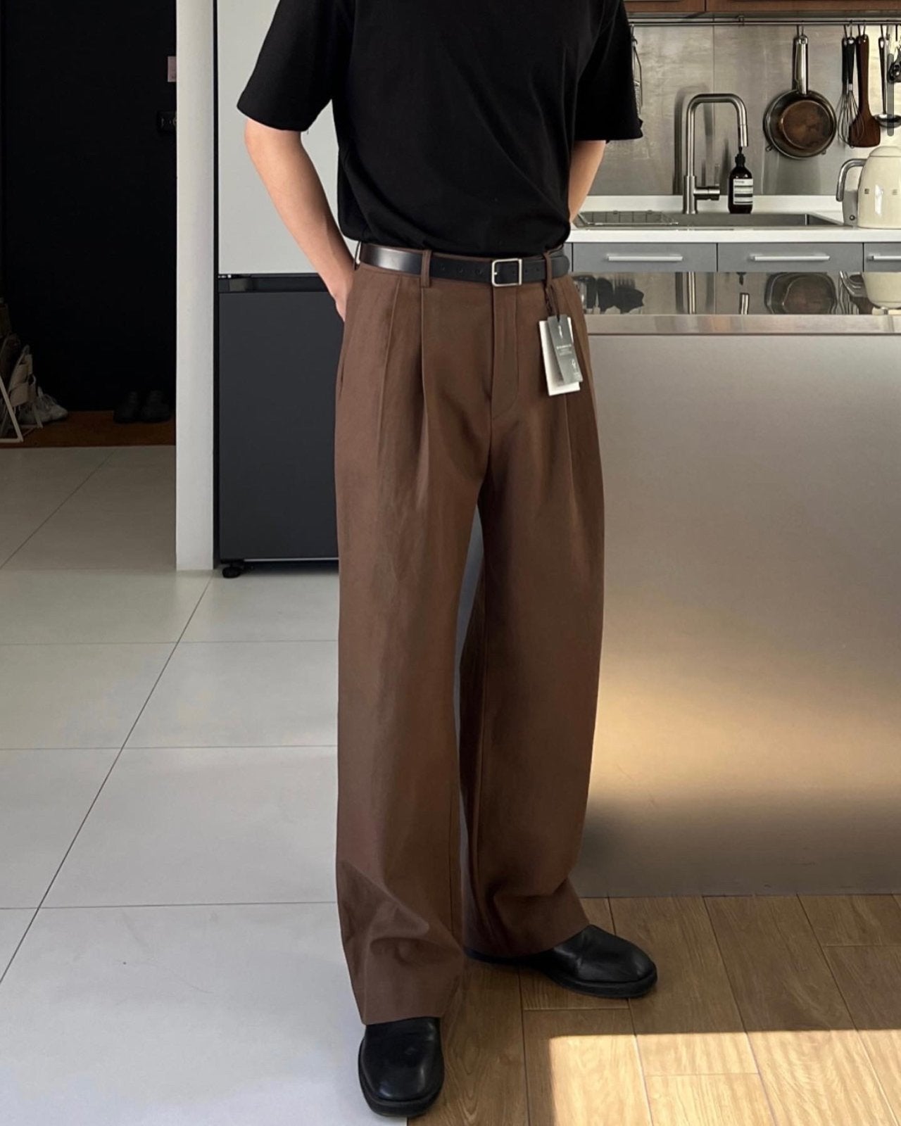 COMFORTABLE WIDE PLEAT TROUSER