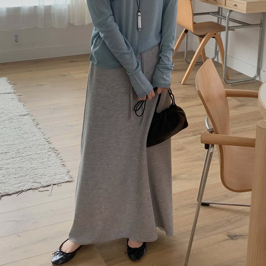 [PRE-ORDER]  PEPPER SEASONAL MIDI SKIRT