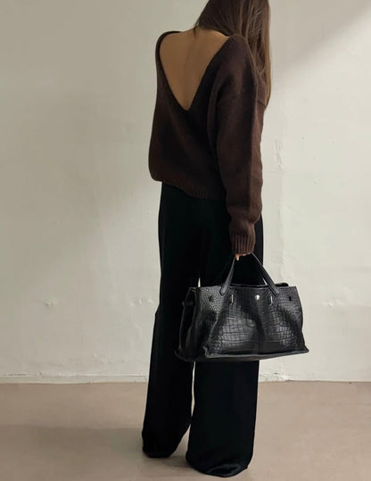 [PRE-ORDER]  PREMIUM WOOL & ALPACA V-NECK KNIT