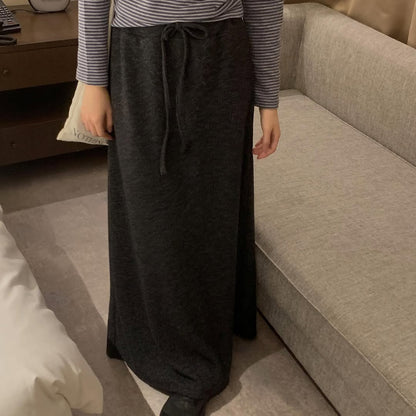 [PRE-ORDER]  PEPPER SEASONAL MIDI SKIRT
