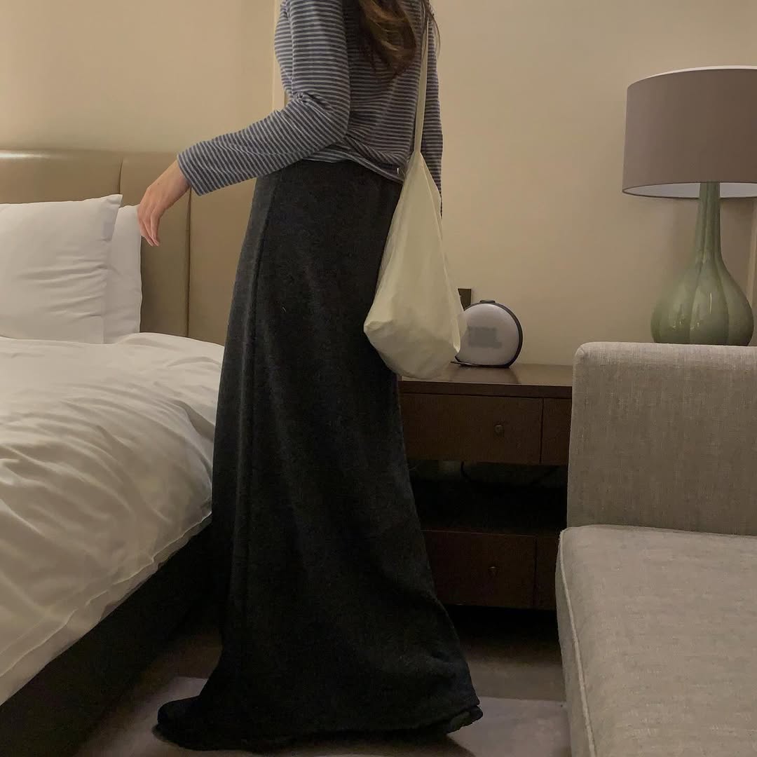 [PRE-ORDER]  PEPPER SEASONAL MIDI SKIRT