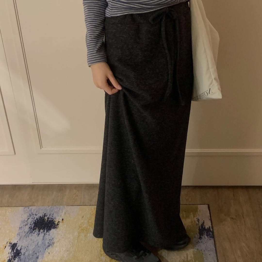 [PRE-ORDER]  PEPPER SEASONAL MIDI SKIRT