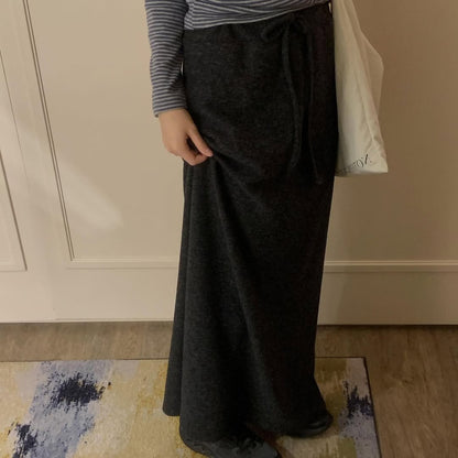 [PRE-ORDER]  PEPPER SEASONAL MIDI SKIRT