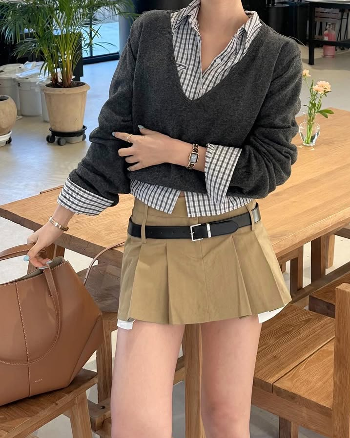 [PRE-ORDER]  LOW-RISE COTTON CONTRAST SKORT