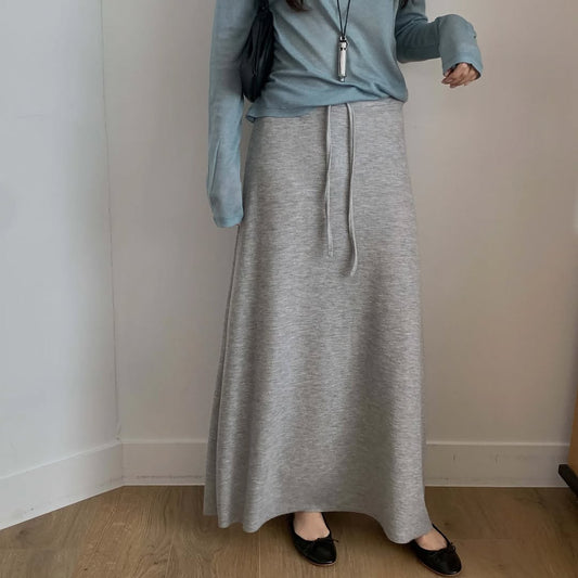 [PRE-ORDER]  PEPPER SEASONAL MIDI SKIRT
