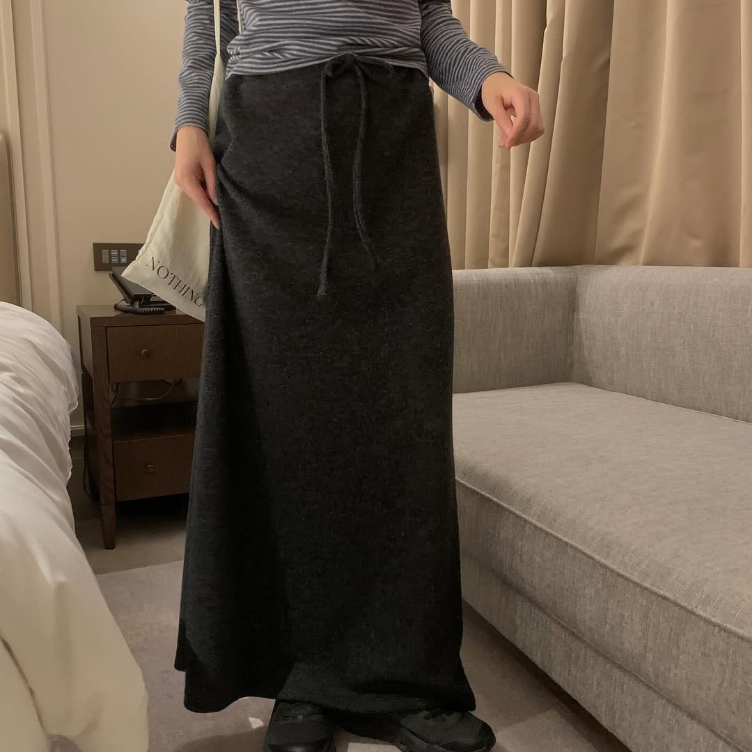 [PRE-ORDER]  PEPPER SEASONAL MIDI SKIRT