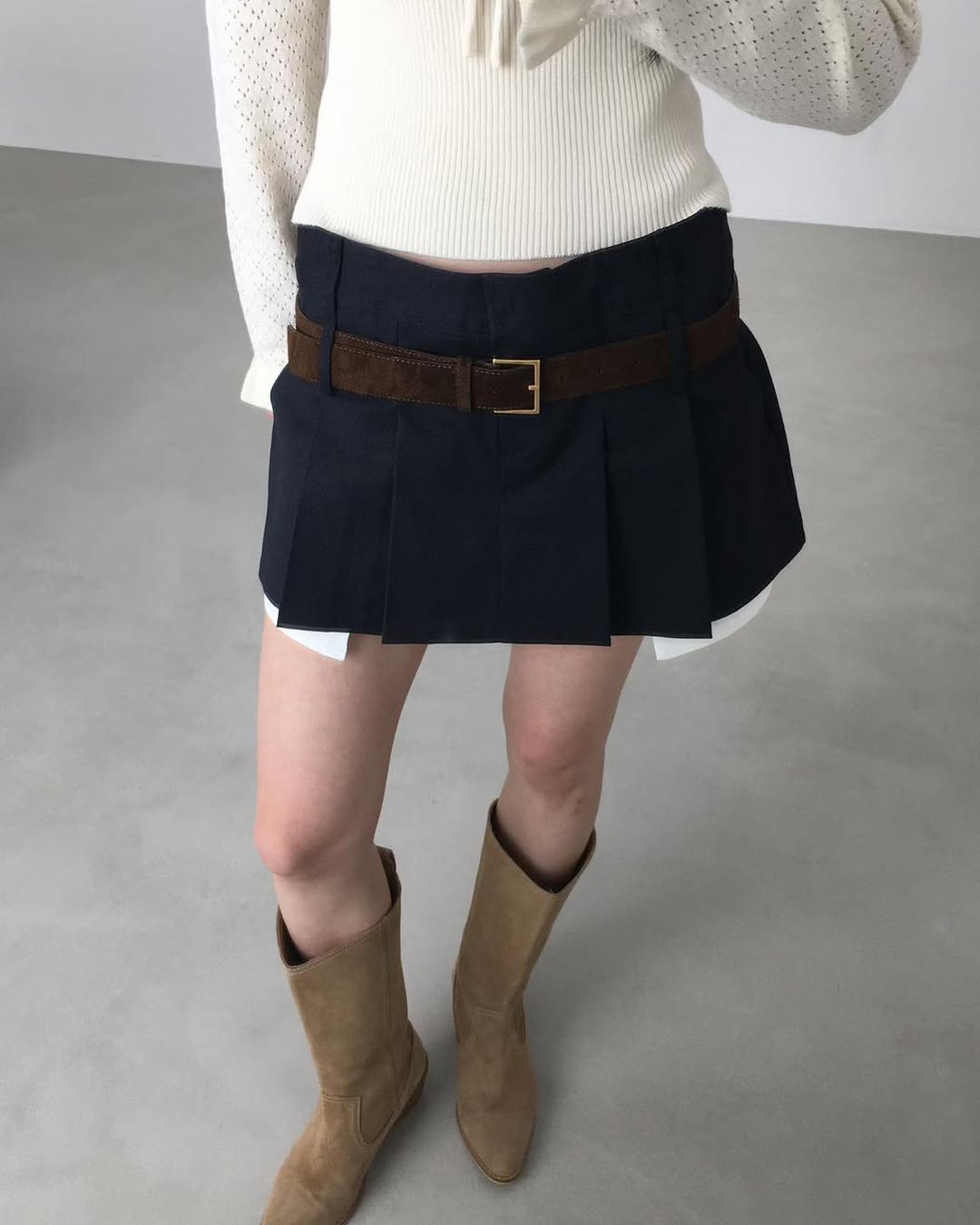 [PRE-ORDER]  LOW-RISE COTTON CONTRAST SKORT