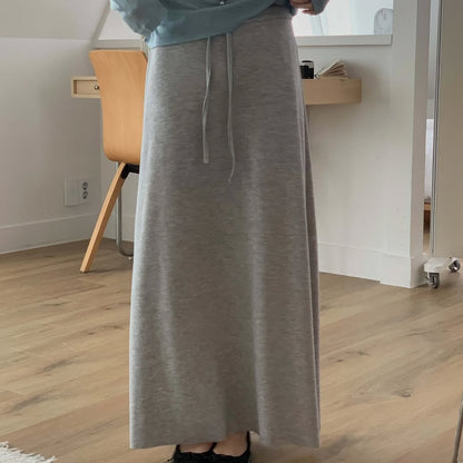 [PRE-ORDER]  PEPPER SEASONAL MIDI SKIRT