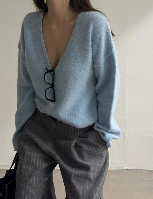 [PRE-ORDER]  PREMIUM WOOL & ALPACA V-NECK KNIT