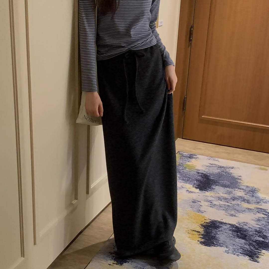 [PRE-ORDER]  PEPPER SEASONAL MIDI SKIRT