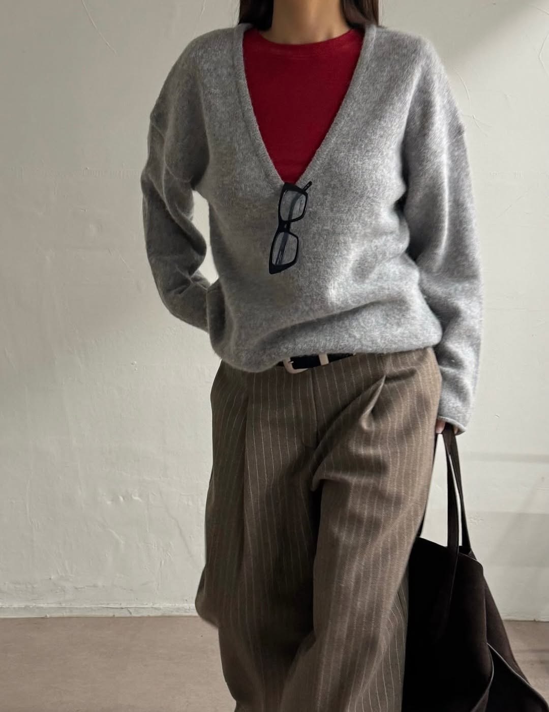 [PRE-ORDER]  PREMIUM WOOL & ALPACA V-NECK KNIT