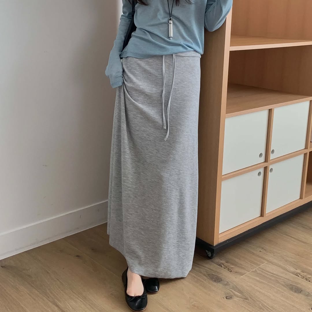 [PRE-ORDER]  PEPPER SEASONAL MIDI SKIRT