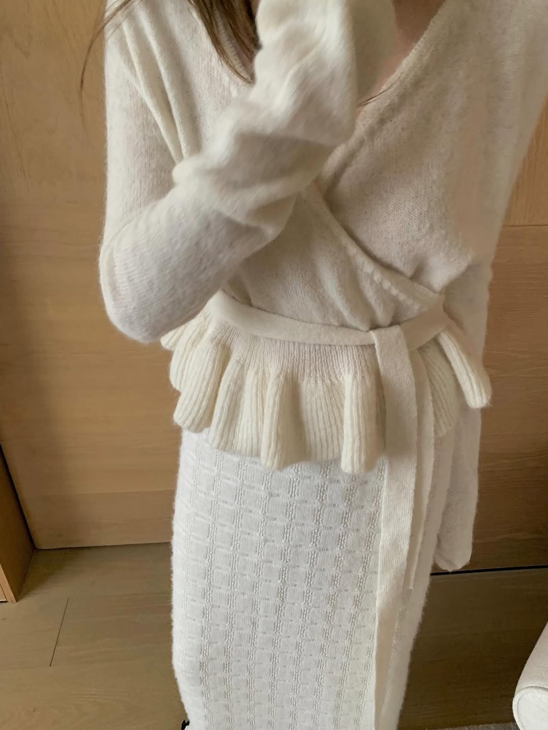 [PRE-ORDER]  SOFT HUG FRILL CARDIGAN