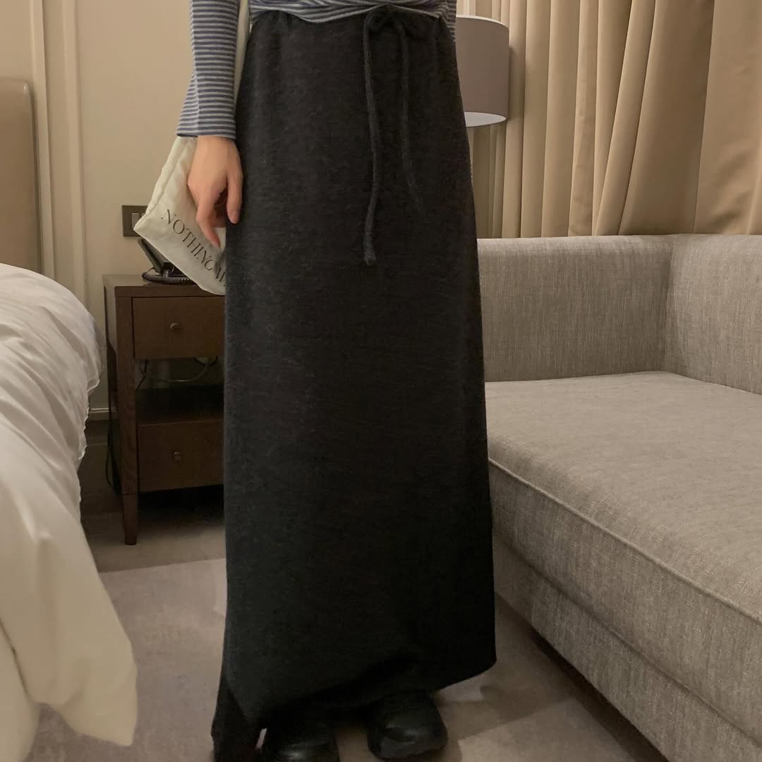 [PRE-ORDER]  PEPPER SEASONAL MIDI SKIRT