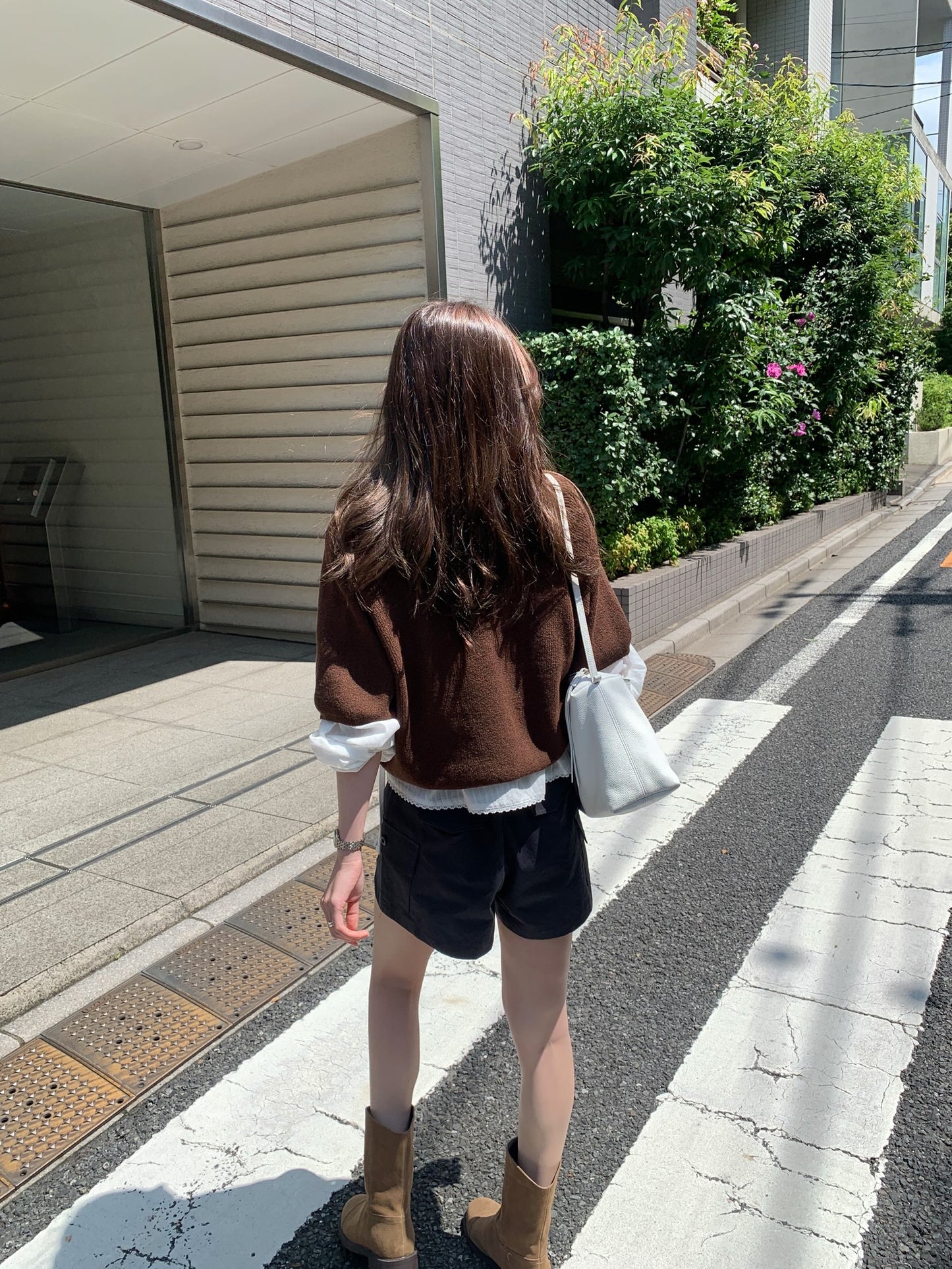 [PRE-ORDER] WOOD V-NECK KNIT & DOVE FRILL BLOUSE SET